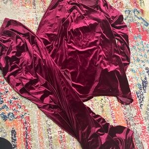 Collections Etc Large L Women’s Velvet Shirt Pants Set